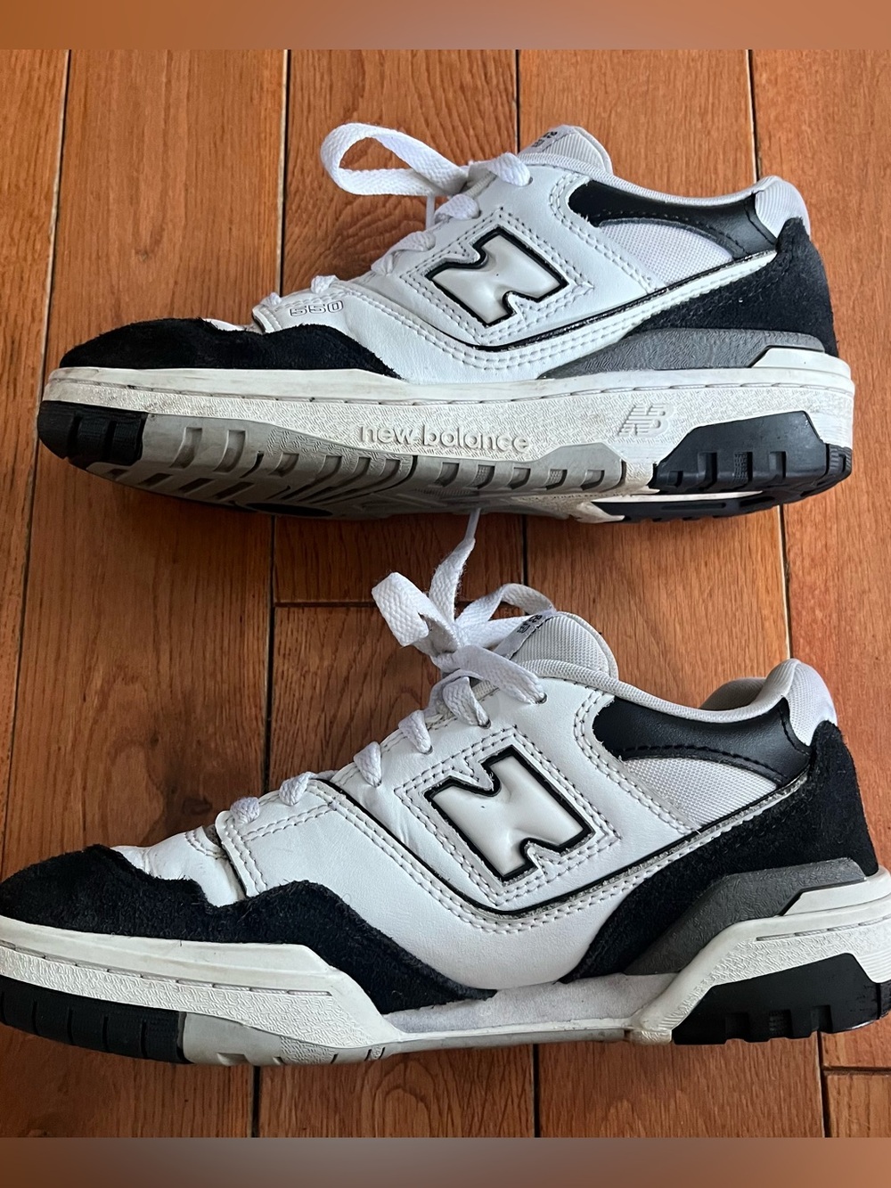 New Balance Black and White 550s - Size 6